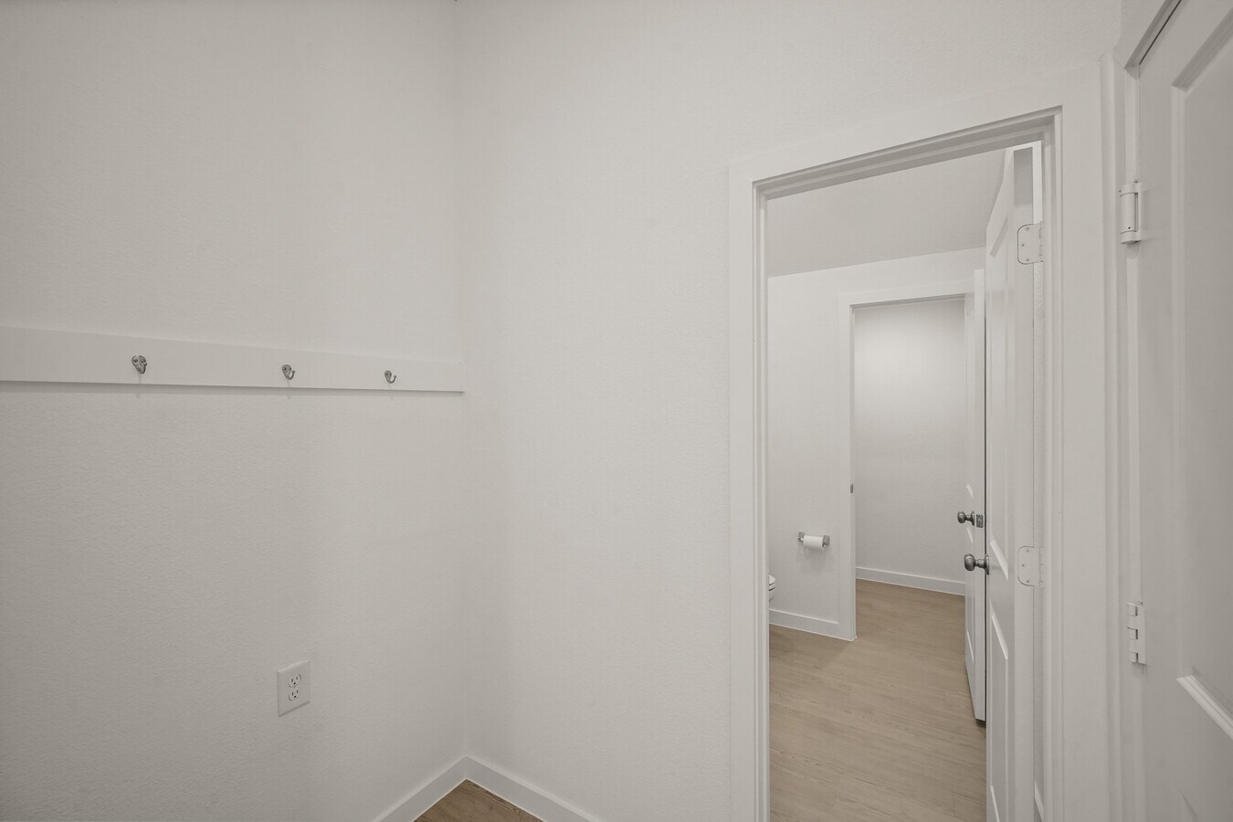 Photo - 2207 Diagonal Ln