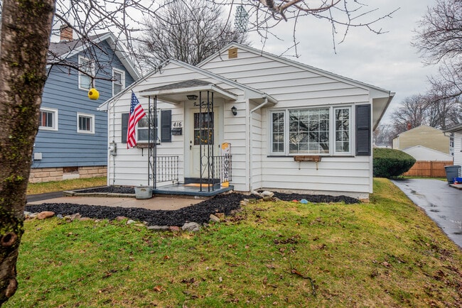 Building Photo - 416 W Spruce St