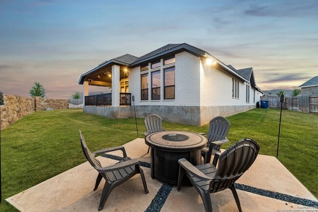 Photo - 406 Juana Wy