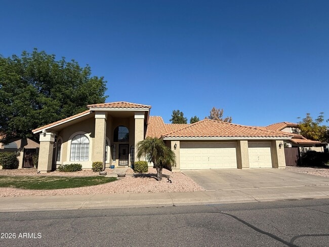 Building Photo - 902 W Sherri Dr