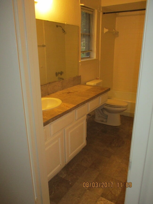 Photo - 10842 Lynbrook Dr Unit a