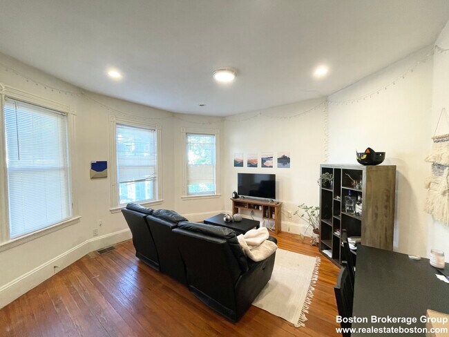 Photo - 112 Hillside St Unit 1