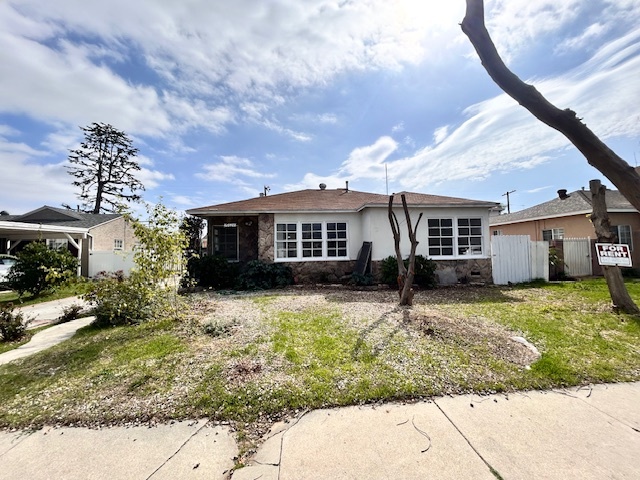 Photo - 19624 Bassett St House