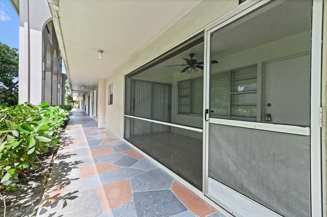 Photo - 100 Royal Palm Way Unit 1070
