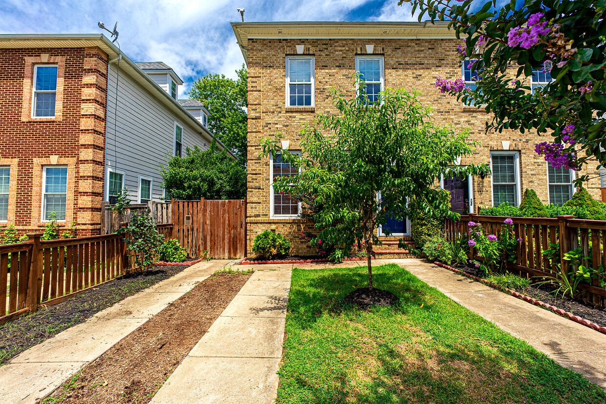 Photo - 10 E Reed Ave (Alexandria, VA)