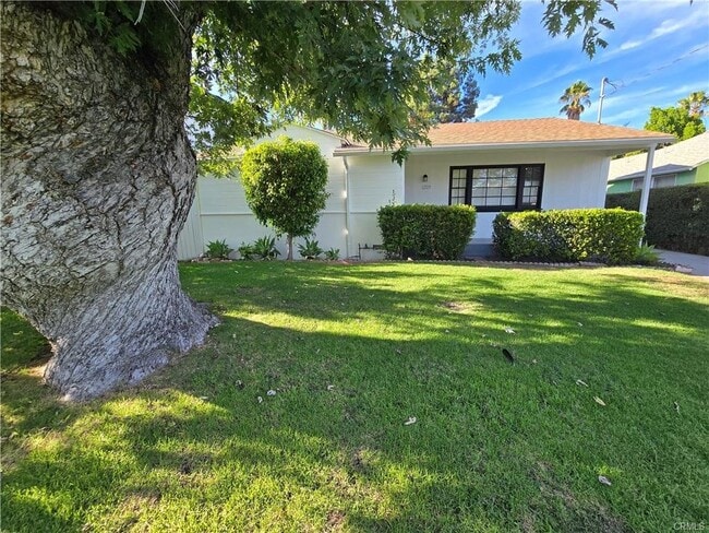 Photo - 12329 Emelita St