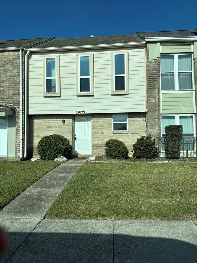 Photo - 13029 Nyack Dr