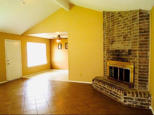 Photo - 7015 Sharpsburg Dr Casa