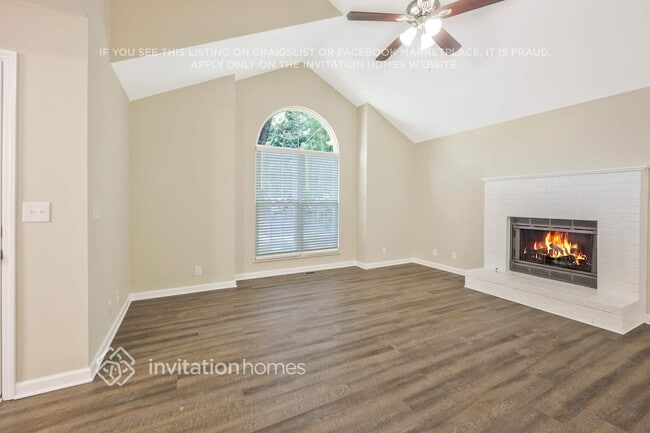 Photo - 844 Rocky Mountain Pkwy