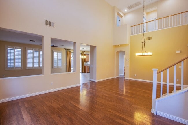 Photo - Beautiful 4 bedroom 3 bath plus loft home in the Vistas in Summerlin!