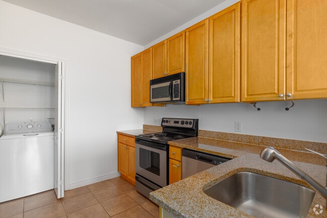 2BR, 2BA - 1,126SF - Kitchen