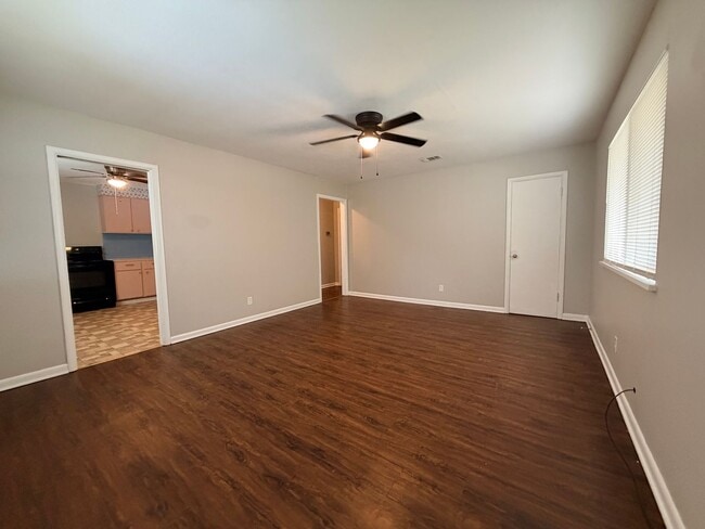 Photo - 205-207 W J Avenue Unit 207 W J Avenue