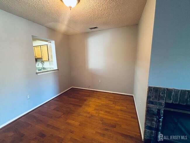 Photo - 34 Colleen Ct