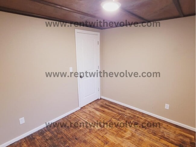 Photo - 503 N Main St