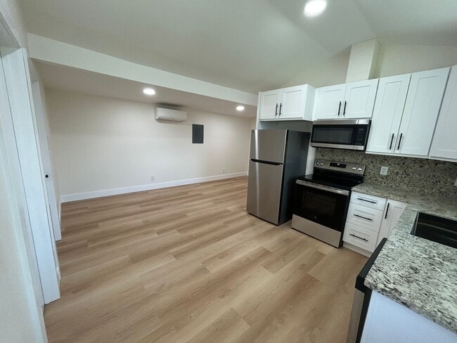 Photo - 1665 Chris Ln Unit Chris Lane 1665 ADU (Lease Break)