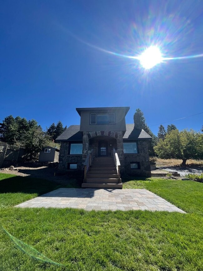 Photo - Lakeview 4-Bedroom Home Steps from Moore P...