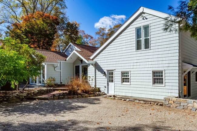 Photo - 188 Godfrey Rd E