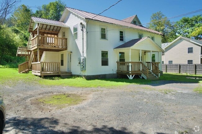 Building Photo - 120 Main St Unit 2 Rental