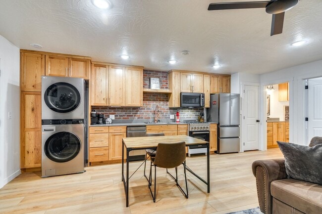 Photo - FC A4 Unit FC Garage A4