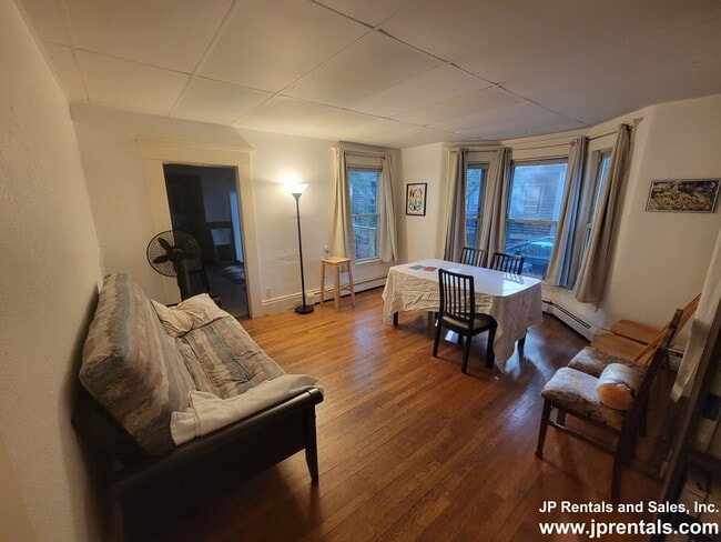 Building Photo - 148 Allston St Unit 1