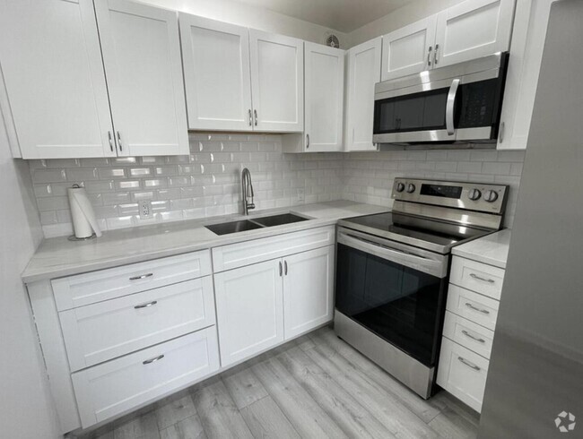 Building Photo - 227 Fanshaw F Rental