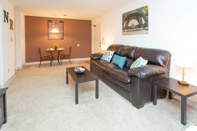 2BR, 1BA - 950 SF - Living Room