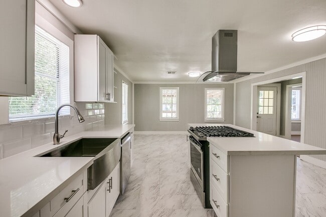 Photo - 3901 McKinney Dr