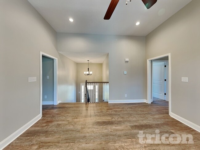 Photo - 1059 Spicer Dr