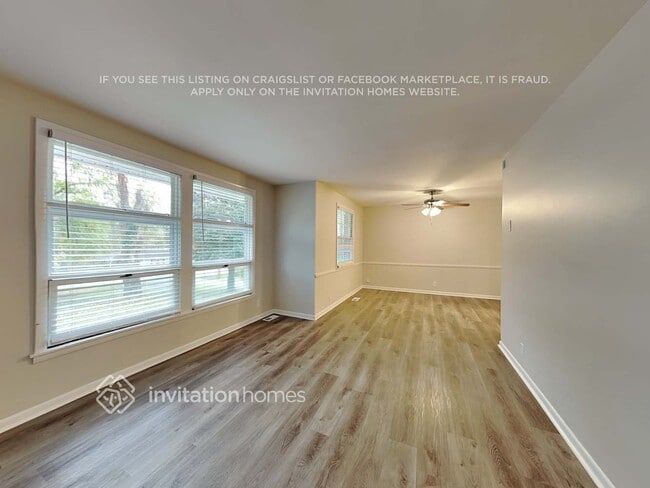 Photo - 562 Whispering Hills Dr