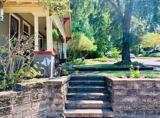 Photo - 1326 Wingfield St