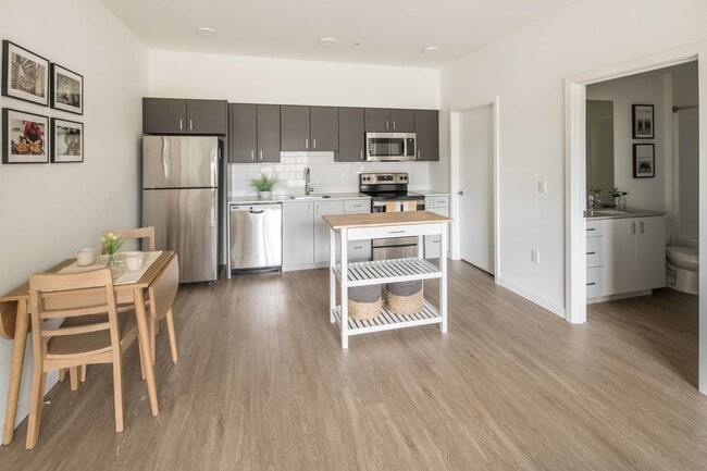 Photo - Twelve Mile Crossing Apartments