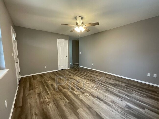 Photo - 211 S Hall St