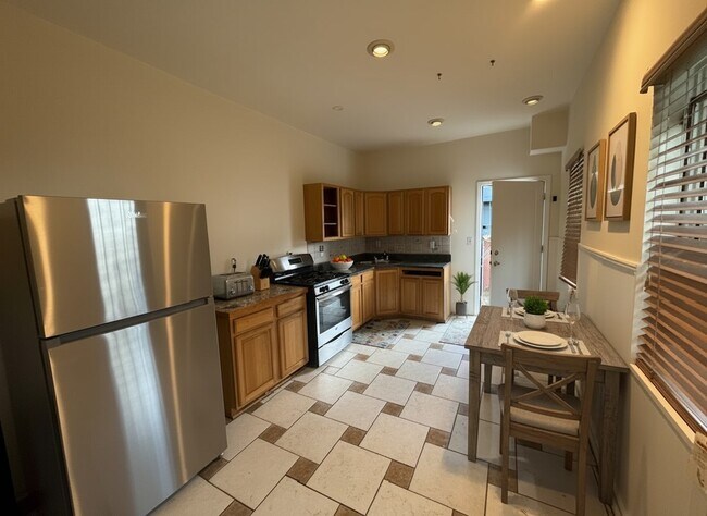 Photo - 1809 W Thompson St