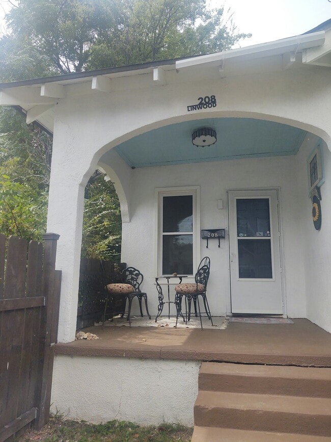 Photo - 208 Linwood Ave