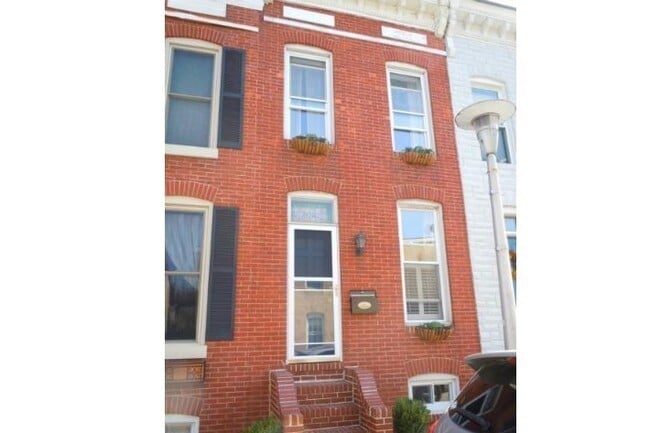 Building Photo - Charming 1 Bedroom/1.5 Bathroom in Fed Hill, Baltimore, MD!