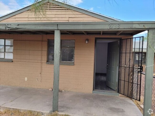 Building Photo - 2 bedroom Rental