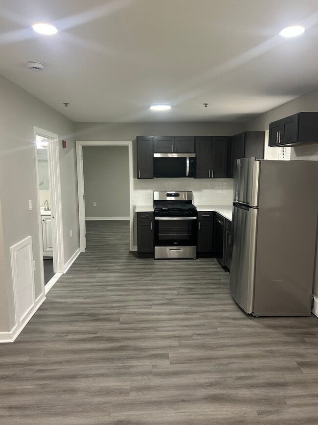 Photo - Austin Manor Apartments