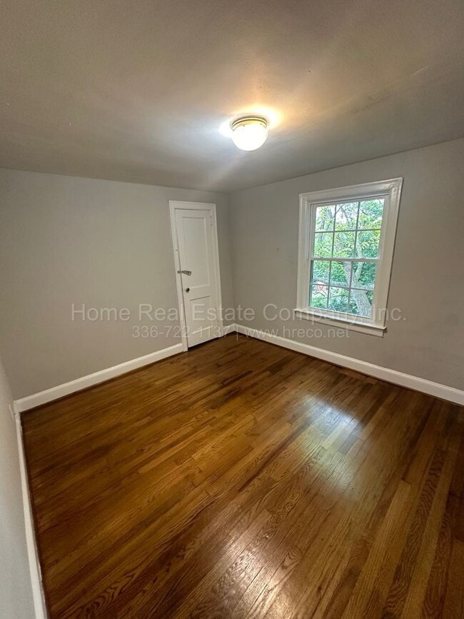 Photo - 611 Mulberry St SW