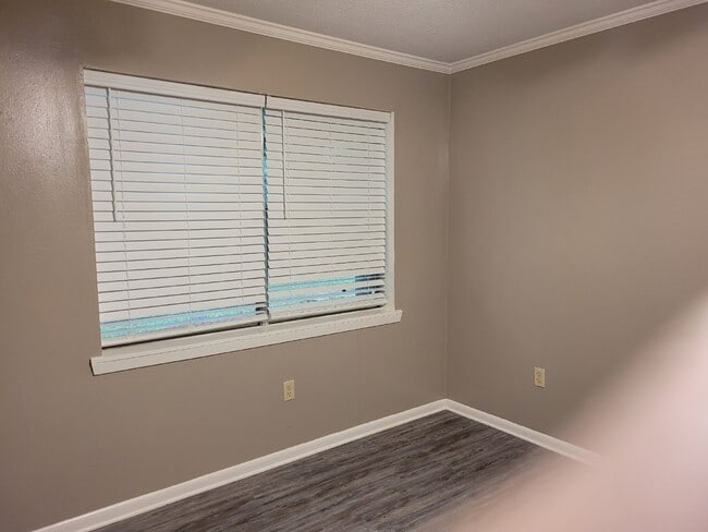 Photo - 2 bed / 1 bath apartment Unit 304