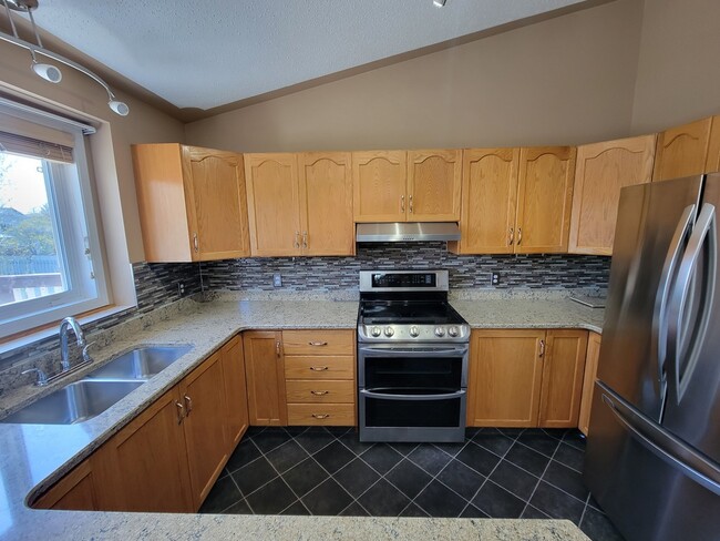 Photo - 1310-1312 12 St