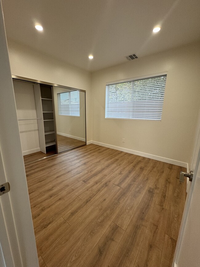 Photo - 9274 Cayuga Ave