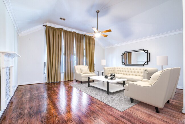 Photo - 5976 Kansas St