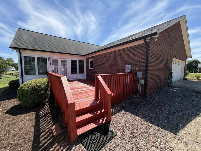 Photo - 236 Meadow Oaks Dr