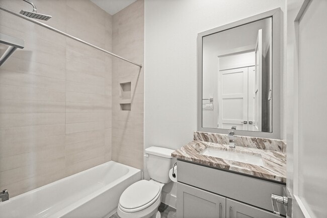 Photo - 2409 Webster St