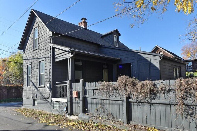 Photo - 476 Zimpfer St