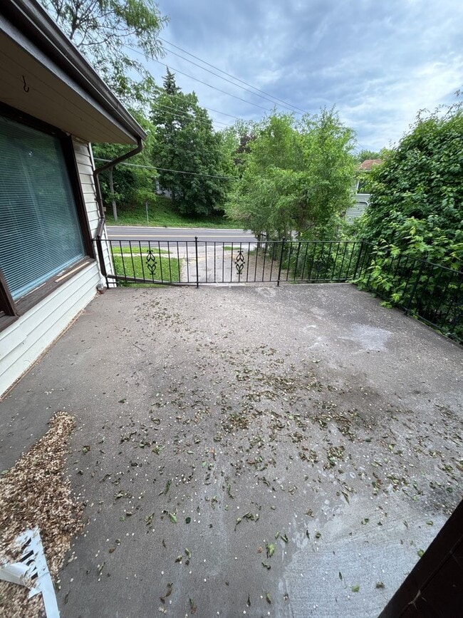Photo - Spacious 4 bedroom 1 bathroom single family home