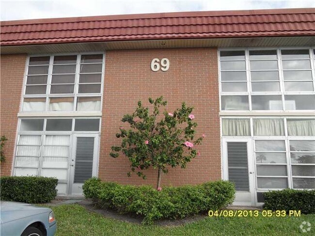 Building Photo - 69 Royal Oak Ct Unit 205 Rental