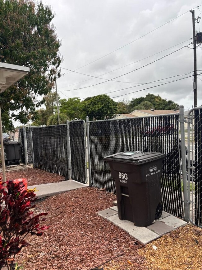 Photo - 1013 State St