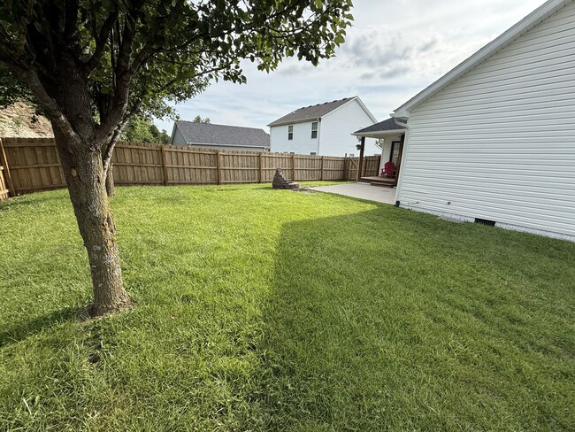 Photo - 324 Oxford Cir