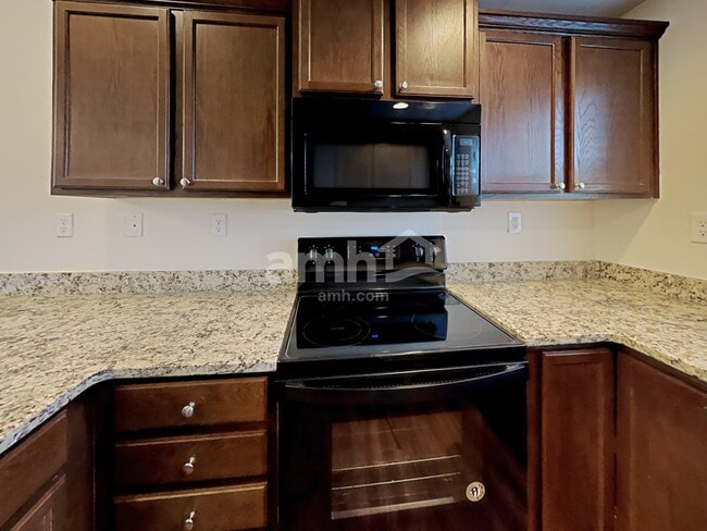 Photo - 1215 W Sanetta St